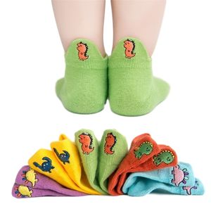 Aankomst 5-pack peuter kind schattige dinosaurus geborduurde snoep multicolor sokken voor 9m-6Y kinderen 210528