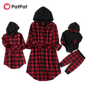 Aankomst Herfst en Lente Mama Mij Matching Plaid Hooded Trench Coats Kinderkleding 210528