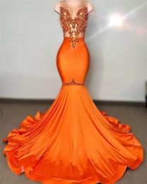 Arrivée Diamonds Nouvelles robes de bal de sirène orange 2024 Perce à paille