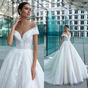 Aankomst Nieuwe jurken Lace Appliques Illusion Schep nek bruidsjurken vegen trein trouwjurk gewaad de mariee
