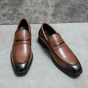 Arrivée Nouvelle tonne en cuir breveté Mariage pointu oxford Chaussures pour hommes Mandons décontractés