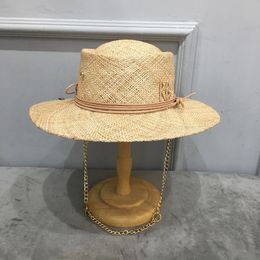 Chapeau de paille en raphia pour femmes, avec lettre et chaîne, chapeau de soleil souple à large bord, chapeaux d'été, casquette de plage, 240320