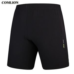 Arrivée Summer Beach Shorts pour hommes Solid Casual Quick Dry Board Bermuda Mens Sports Pantalons courts Elestic Taille C122 210716