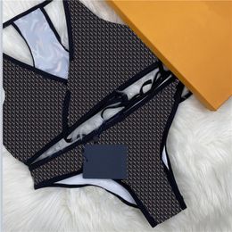 Arrivée maillots de bain ensemble Bikini femmes maillot de bain tendance en Stock maillot de bain pansement Sexy maillots de bain étiquettes deux pièces