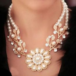 Arrivée Femme Bohemian Artificiel Pearl Flower Pendant Collier Choker Bijoux Gift Wholesale Drop 240517