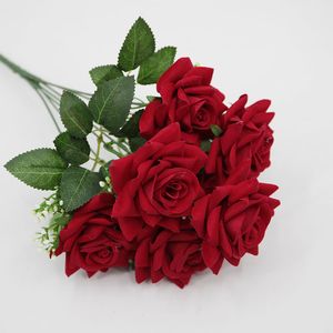Fleurs artificielles Fleur de soie 7 tête rouge Velvet Rose Bouquet pour décorations de mariage
