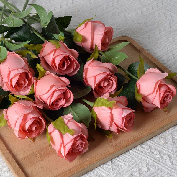 Fleurs artificielles roses en soie en vrac pour les décorations de fête de mariage à la maison