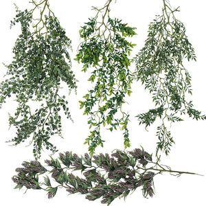 Kunstmatige groene outdoor UV resistent nephangende plant eucalyptus dennen wijnstokken kerstkrans decor