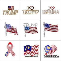 Arts et artisanat 2024 Bling Diamond Trump Broche Broche de campagne républicaine patriotique américaine Badge commémoratif 1107