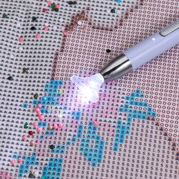 Arts et artisanat 5d outil de peinture diamant point lumineux stylo de forage USB rechargeable 231027