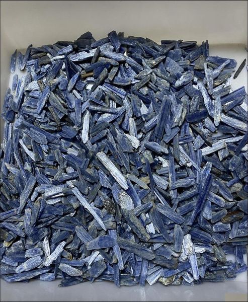 Arts et artisanat Cadeaux d'arts jardin de maison 1 sac 100g Natural Blue Kyanite Stone Quartz Crystal dégagé Reiki guérison Decorati8498426