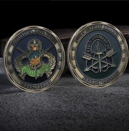 Médaille Commémorative des Arts et Métiers pour les Forces Armées Blindées de l'Armée de Métal du Commerce Extérieur