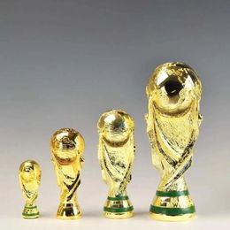 Trophée de Football en résine dorée européenne, Arts et artisanat, cadeau, trophées de Football du monde, mascotte, décoration de maison et de bureau