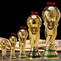 Arts et artisanat Triphy de football en résine d'or européen Gift Trophes de foot