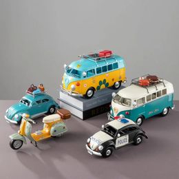 Arts et métiers faits à la main sur la voiture en métal ornements créatifs de fer créatif mini bus figurines enfants cadeaux d'anniversaire bibliothèque décoratios artware 231017