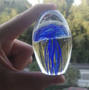 Arts et artisanat Laser à l'intérieur sculpture méduse bleue vie marine boule de cristal verre artisanat ornement prisme Suncatcher presse-papier cadeau mascotte décor YQ240119