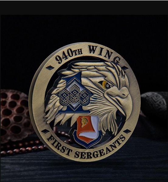 Medallón conmemorativo de Metal para artes y manualidades, cabeza de águila ahuecada, medallón en relieve de bronce chapado en azul, moneda conmemorativa