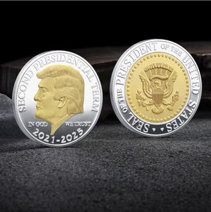 Arts and Crafts Relief tridimensionnel en métal avec placage bicolore or et argent en Europe et en Amérique