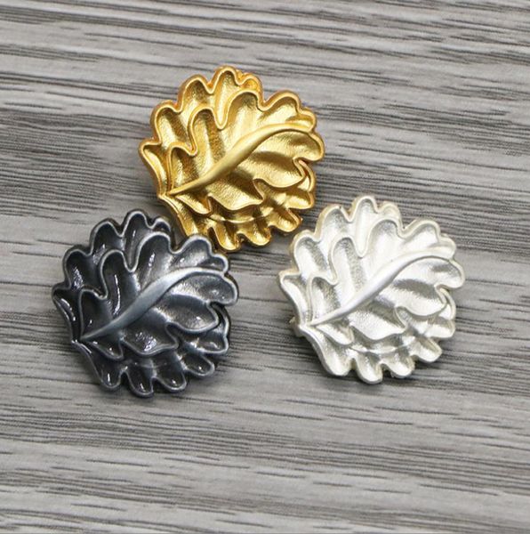 Medalla de hoja de roble sin espada para artes y manualidades, accesorios de medalla de caballero, emblema de Edelweiss, broche con forma de cruz de hierro