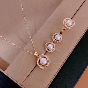 En tant que perles de créateurs d'origine Chaîne de cou féminin Kpop Pearl Pendant Collier Gold Color Goth Chocker Bijoux Colliers Pendant Colliers pour Girl Drop Shipping YMN158