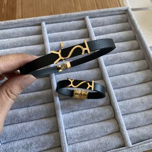 En tant que collier de créateur d'origine Bracelet de luxe réel en acier inoxydable en cuir en cuir y lettre bracelets de mode ensemble pour les femmes cadeaux