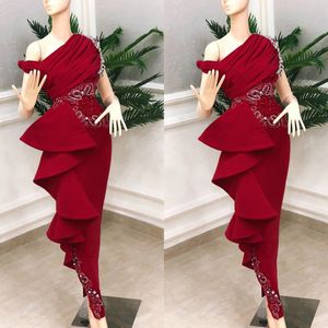 ASO EBI 2019 Arabische Sexy Rode Avondjurken Eén schouder Beaded Crystals Prom Jurken Sheath Formele Party Bruidsmeisjes Pageant Towns