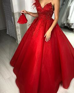 Aso ebi 2020 Arabe Red Sheer Col Evening en dentelle Robes de bal perlé sexy