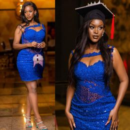 Aso ebi cocktailjurken korte prom -jurken Royal Blue Sheer Neck Mini Dress Graducation jurken Appliqued Lace Formal Tjurns voor Afrikaanse zwarte verjaardag Meisjes C038