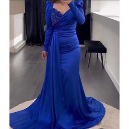 Aso Royal Arabic 2024 EBI Blue Sirène les robes de mariée Satin Prom Prom Prom Fête Fête Célébrité Mother of Groom Robes ZJ044