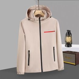 Assault Jackets Designer Mens Jacket Hoodies Coat Spring herfst Modieuze capuchon Red Logo Triangle Logo Men Dames Windscheper Jacket Outdoor Waterdichte Top