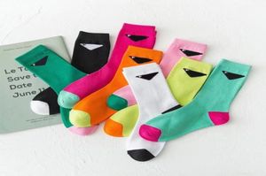 Assorteerde kleur driehoeksbrief sokken vrouwen meisje casual katoenen sok zacht ademende mode kousen hele 1989923