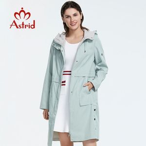 Astrid, recién llegado, gabardina de estilo de longitud media de talla grande para mujer con capucha, primavera-otoño, viento de color claro AS-9020 201028