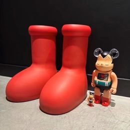 Las mismas botas de goma de Astro Boy para mujer 2023, nueva raqueta personalizada, suela gruesa, zapatos de lluvia impermeables con punta alta, zapatos húmedos
