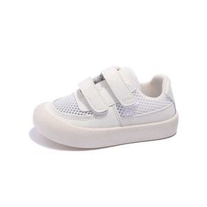 Athletic Outdoor 2023 Spring Summer Kinderschoenen voor jongens Girls Flat Sole Outdoor Mesh Ademende Casual White Children Shoes 21-32 Gratis verzending AA230428