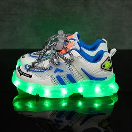 Atletische Outdoor 25-36 USB Opladen Kinderen LED Schoenen Zool Lichtgevende Sneakers voor Meisjes Jongens Kids Led Sneakers Mesh ademende Casual Schoenen 230613