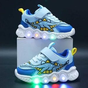 Atletische buiten atletische buitenmaat 21-30 baby led sportschoenen kinderschoenen verlichting kinderen luchtnet casual schoenen zachte zool kinderen schattige gloeiende fluweel wx5.22