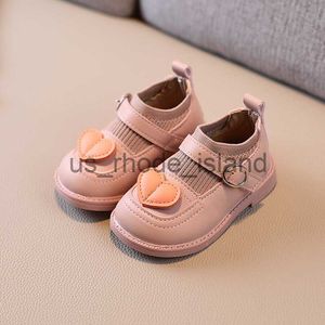 Atletische Outdoor Herfst Nieuwe Baby Meisje Schoenen Effen Hart Lederen Schoenen Zachte Kids Mode Baby Mocassins Kleine Prinses Leuke baby Eerste Wandelaars x0714