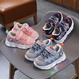 Athlétique en plein air bébé allume des baskets pour garçons filles chaussures respirantes 16 ans enfant en bas âge maille enfants fond souple lumineux taille 2130 230731