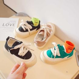 Atletische buitenkinderen canvas schoenen Kinderen Casual sneakers voor jongensmeisjes Teutlers kleine meisje sneakers snoepjes kleur zachte anti-slip grote teen nieuwe w0329