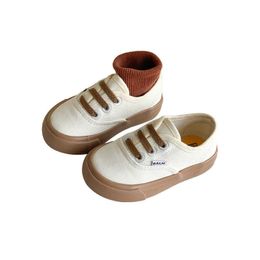 Segeltuchschuhe der athletischen Kinder im Freien Frühling und Herbst neue Art Slip-on Freizeitschuhe Jungen und Mädchen Kindergarten weiße Schuhe W0329