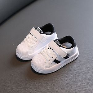 Zapatillas de deporte atléticas a la moda para exteriores para bebés, zapatillas de deporte de fondo suave para niños y niñas, zapatos planos informales antideslizantes para niños pequeños, primavera 230608