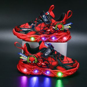 Atletische Outdoor Kid Shoes Cartoon Spider Sneakers Luminous Illuminated Boy Girl Shoes Children Casual Sport Shoes Ademen Lichte hardloopschoenen 230818