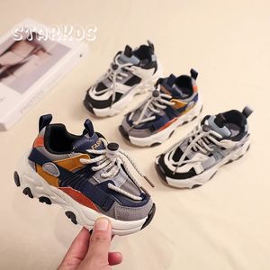 Atletische Outdoor Chunky Panda-sneakers voor kinderen Merkontwerp Sporttrainers Jongens Dikke zool Warme harige pluche gevulkaniseerde schoenen Vier seizoenen 231218