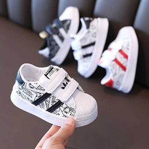 Atletische buitenkinderen schoenen voor babymeisjes en jongens anti-slip zachte rubberen bodem baby sneaker casual platte schoenen kinderen maat 21-30 240407