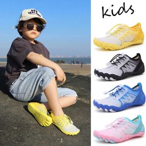 Athletic Outdoor Kids Sneakers Barefoot Chaussures plage Sports en eau Sports rapides Dry Boys Swimming Creek Shoes Chaussures Gym Footwear Family Activities 240407