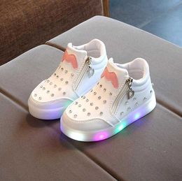 Athlétique extérieur taille 21-30 enfants baskets lumineuses enfant princesse arc pour filles chaussures LED mignon bébé baskets avec chaussures lumineuses Krasovki lumineux W0329