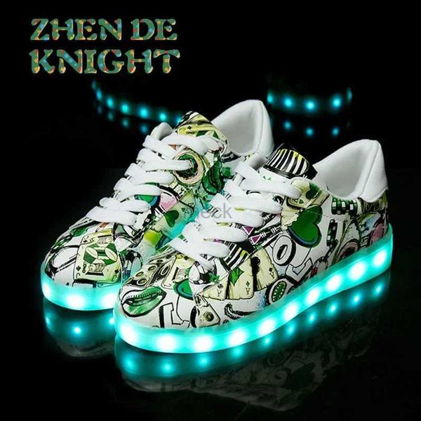 Athletic Outdoor Taille 34-42 Chargeur USB Sneakers brillantes baskets lumineuses filles chaussures respirantes enfants Chaussures décontractées garçons LED SLIPPERS 240407