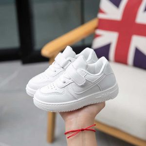 Athlétique Outdoor Printemps et Automne Chaussures de Sport Ultralégères pour Enfants Planche à Semelle Solide pour Garçons Filles Soft Campus Small Blanc Désigné par l'école