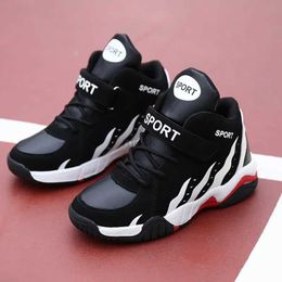 Athletic Outletic Outdoor Warm Winter Kids Shoes Sport Boys Casual Casual Top Top Tennis Fatrens Sneakers Fehusing Leather Running For Girls New 240407
