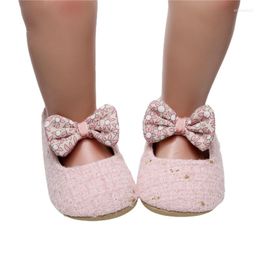 Atletische schoenen 0-24M 2023 Baby Girl Kid Flat Vlax Bowknot Decoratieve veer Outdoor Slippers Kinder Sandalen Teutlers Princess